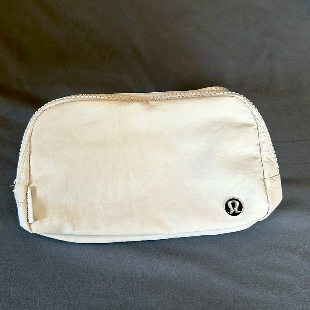 White Opal Lululemon Everywhere Belt Bag